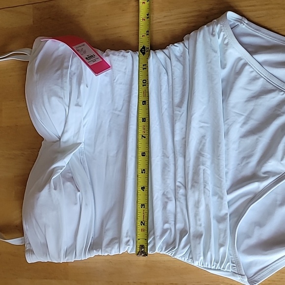 Lilly Pulitzer Flamenco One Piece Swimsuit in Resort White - Picture 7 of 10